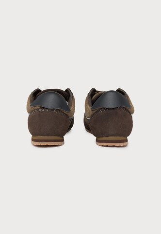 Baskets basses VANS en marron