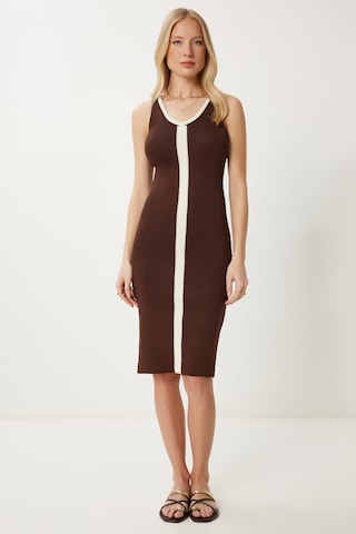 Happiness İstanbul - Vestido de punto en marrón: frente