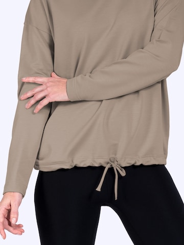 Magadi Athletic Sweater 'Gigi' in Beige