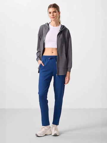 Tommy Life Pants in Blue: front