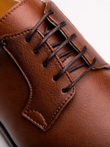 nae Vegan Shoes - Sapato com atacadores 'Mikel' em castanho