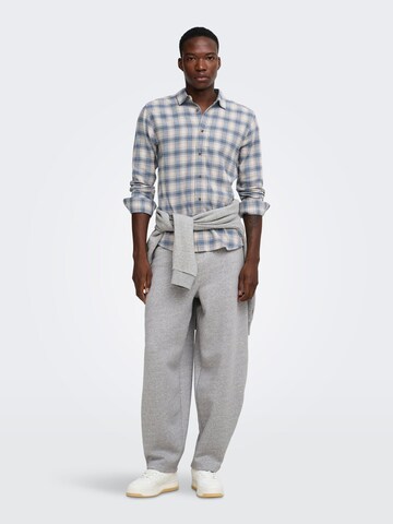 Coupe regular Chemise 'GUDMUND' Only & Sons en bleu