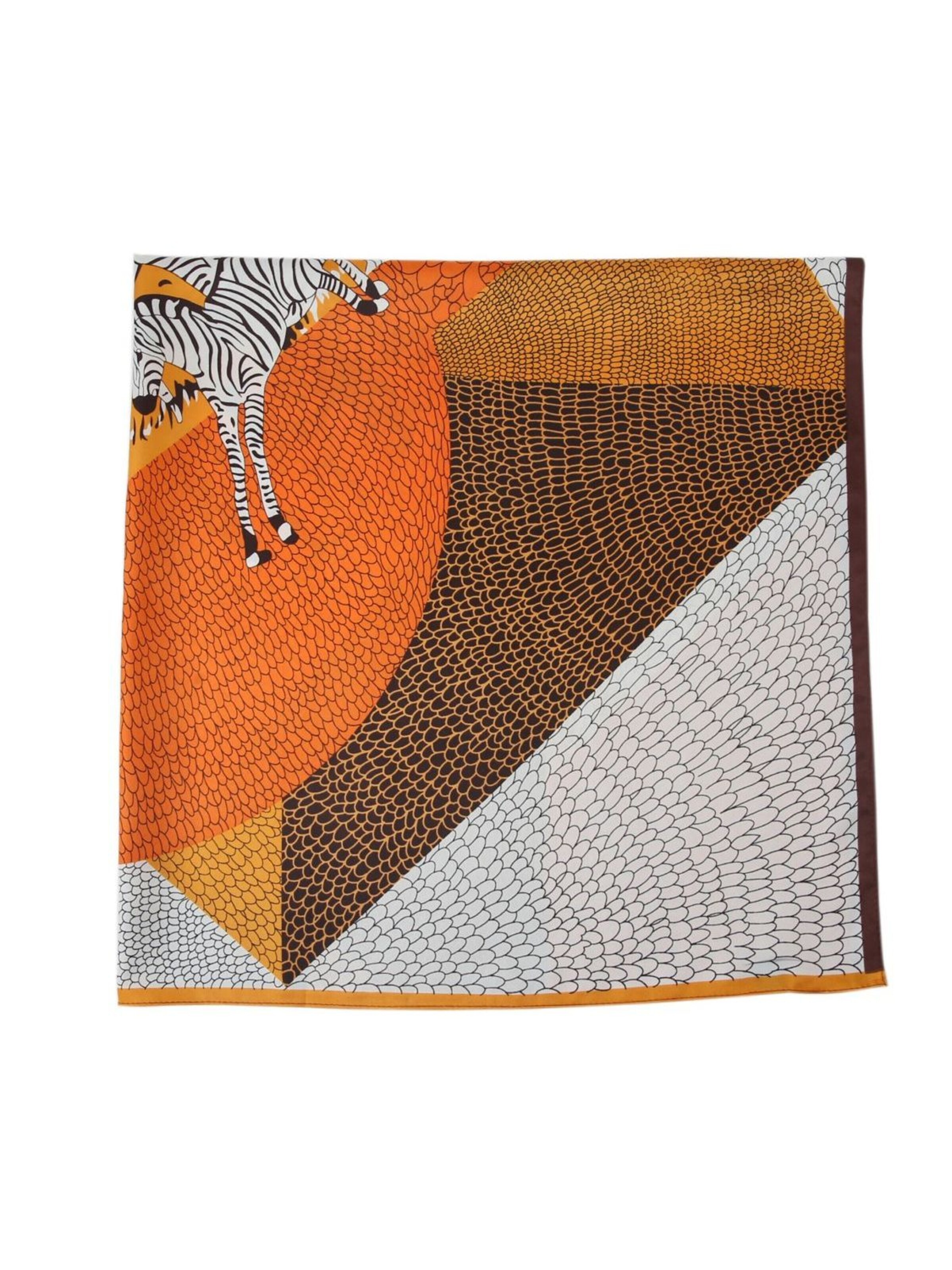 alberto cabale Sjaal 'Grand carré de Soie Snake Zoé' in Oranje