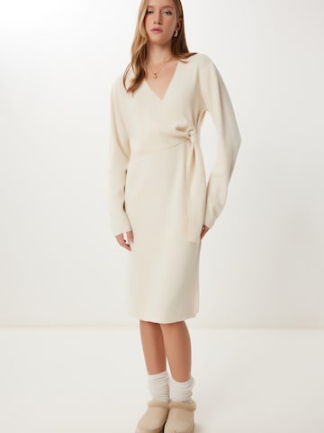 Robes en maille Happiness İstanbul en beige : devant