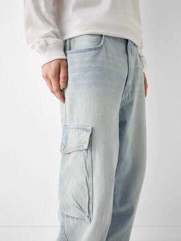 Bershka Normalny krój Jeansy w kolorze niebieski