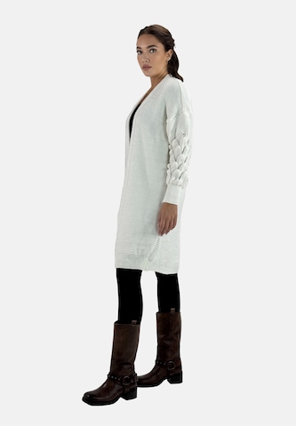 Cappotto in maglia di Elara in bianco