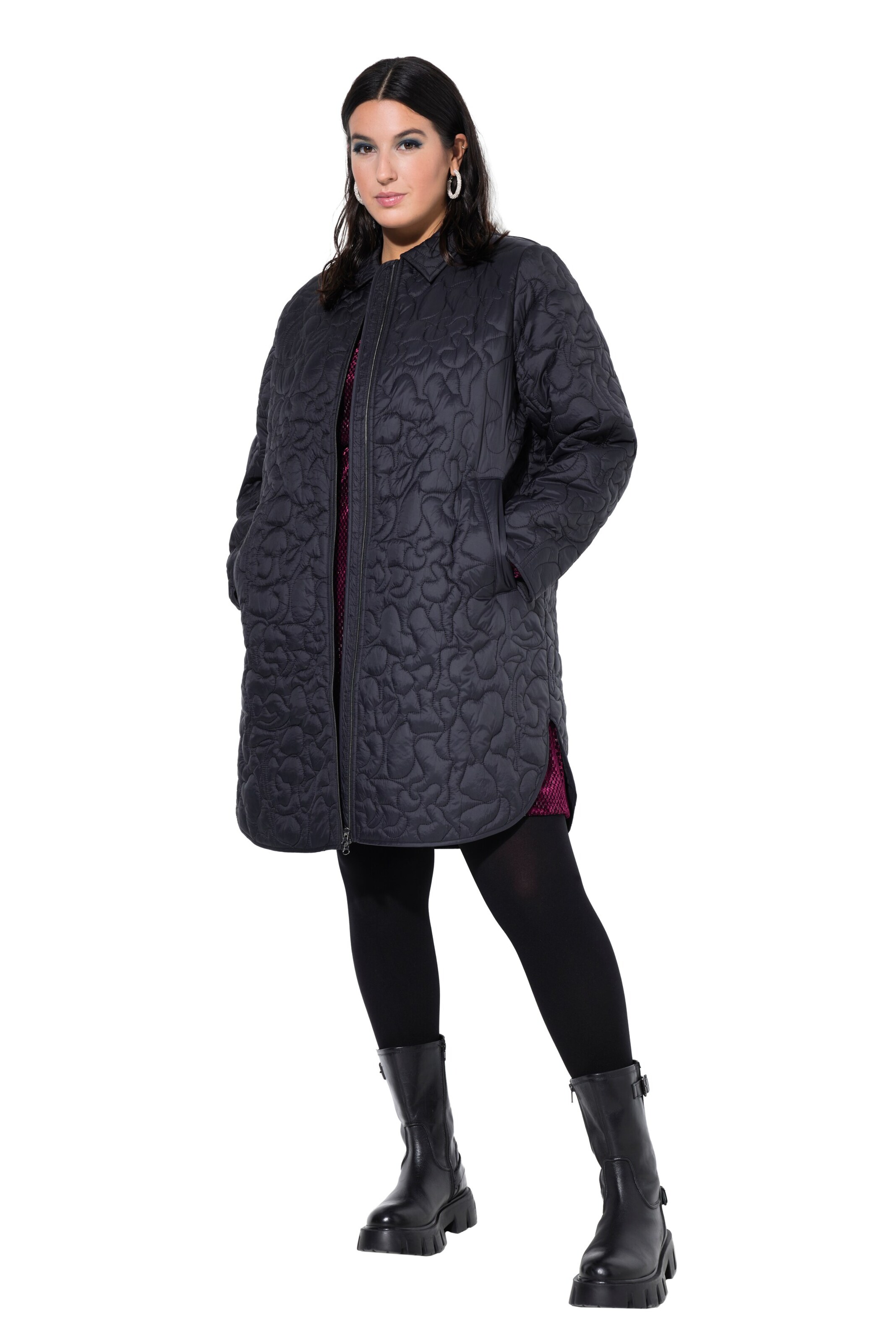 Studio Untold Mantel in Schwarz: Vorderseite