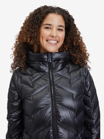 Betty Barclay Daunen-Steppjacke mit Kapuze in Schwarz