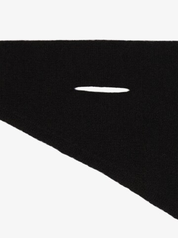 APART Scarf in Black