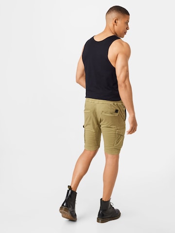 ALPHA INDUSTRIES Regular Shorts in Grün