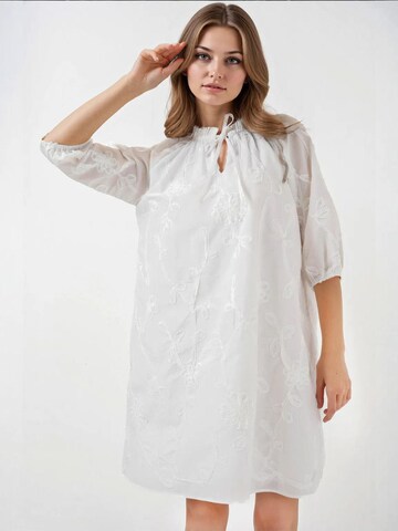 Bigdart - Vestido em branco: frente