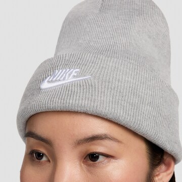Nike Sportswear Mütze 'Peak Futura' in Grau