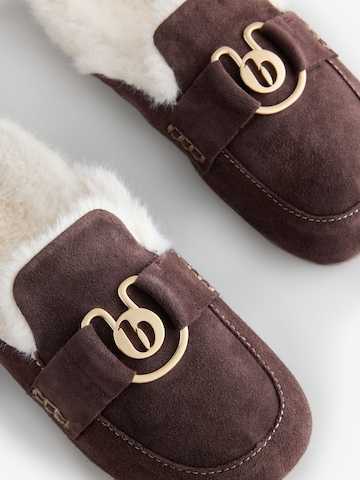 B by Ted Baker - Zapatillas de casa en marrón