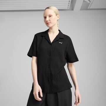 PUMA Blouse 'Wardrobe Ess' in Zwart: voorkant