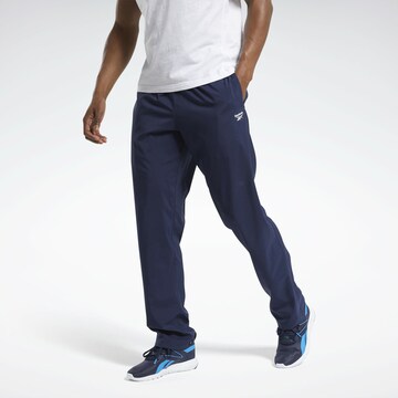 Reebok - Loosefit Pantalón deportivo en azul: frente