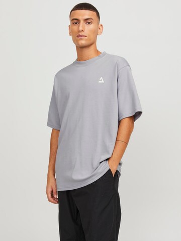 T-Shirt 'Triangle' JACK & JONES en gris : devant