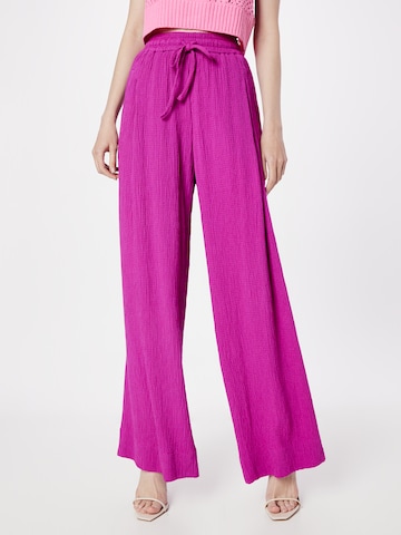 Essentiel Antwerp Wide leg Trousers 'Dart' in Purple: front