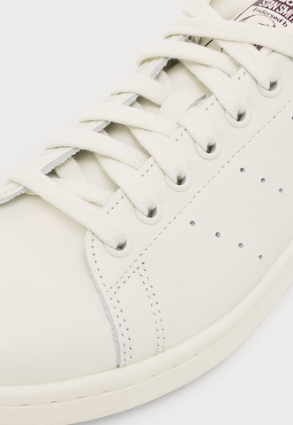 ADIDAS ORIGINALS Ниски маратонки 'STAN SMITH' в бяло