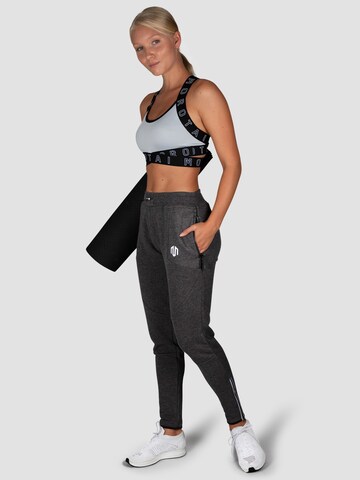MOROTAI - Tapered Pantalón deportivo 'Comfy Performance' en gris