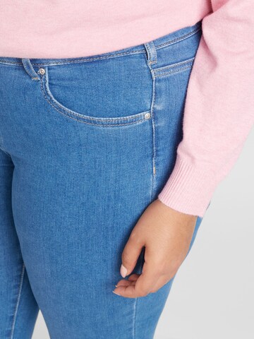 regular Jeans di ONLY Carmakoma in blu