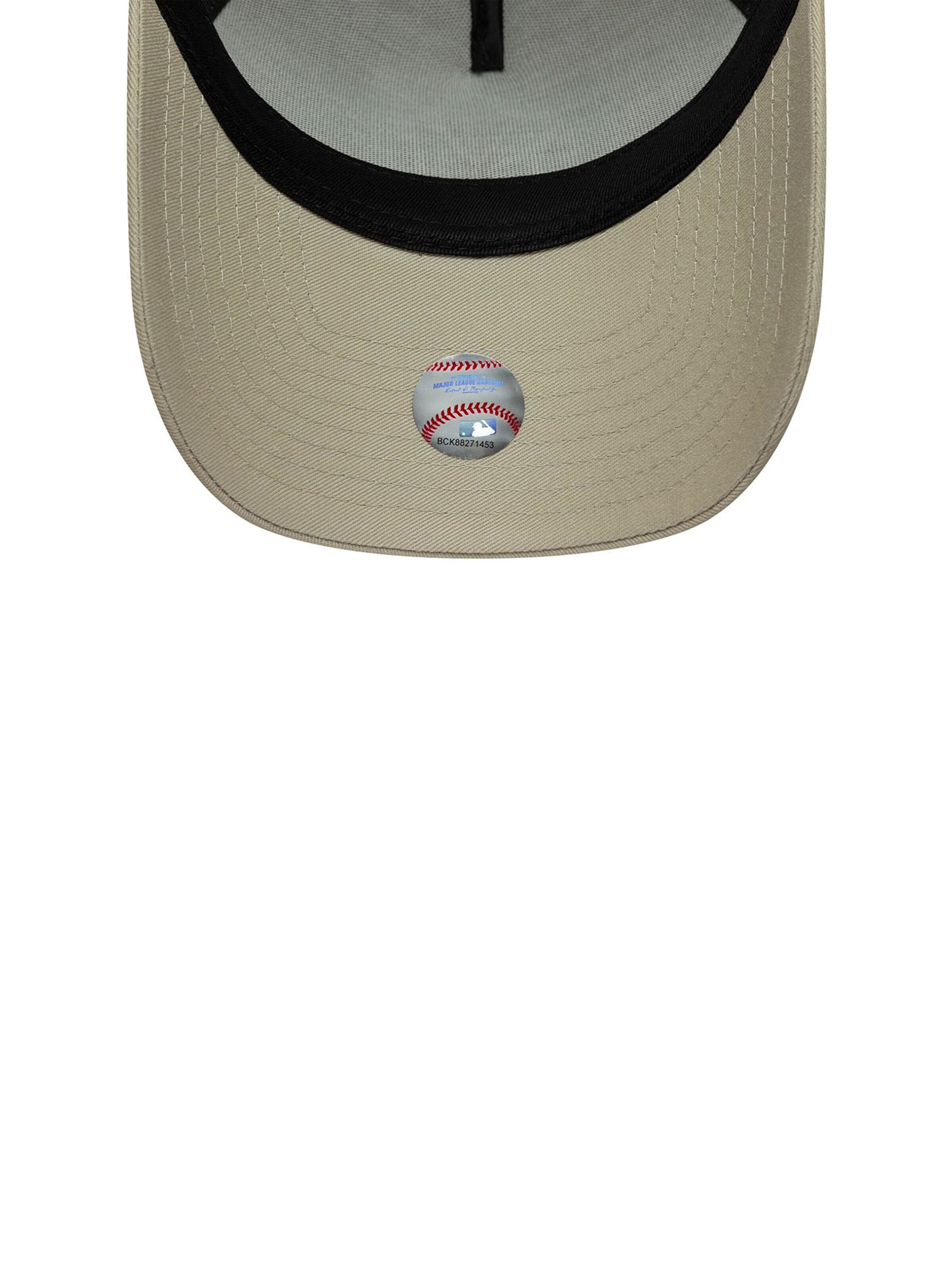 NEW ERA Sportpet '9FORTY New York Yankees MLB Essential' in Beige