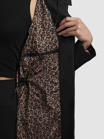 Cappotto di mezza stagione ' YEAL ' di khujo in nero