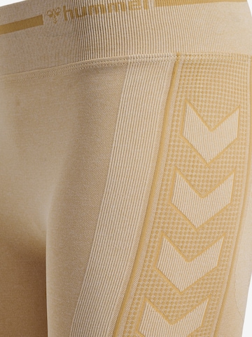 Skinny Pantalon de sport Hummel en beige