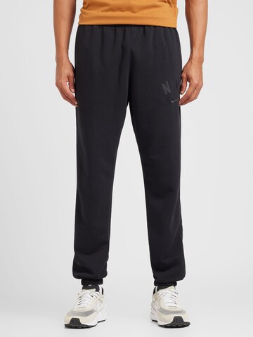NIKE Tapered Sporthose 'SWOOSH' in Schwarz: Vorderseite