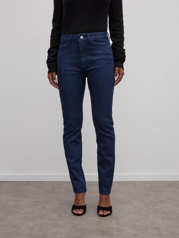 Slimfit Jeans di RÆRE by Lorena Rae in blu: frontale