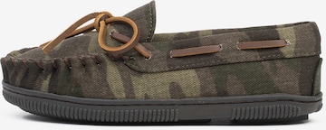 Scarpa bassa 'Pile' di Minnetonka in verde: frontale