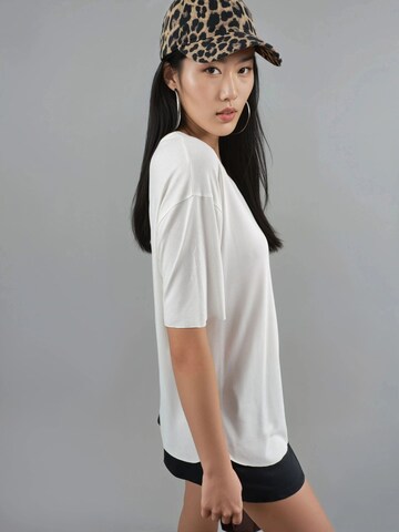 T-shirt Busem en blanc