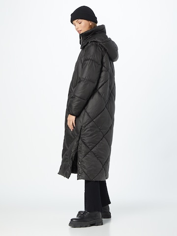 ESPRIT Winter Coat in Black