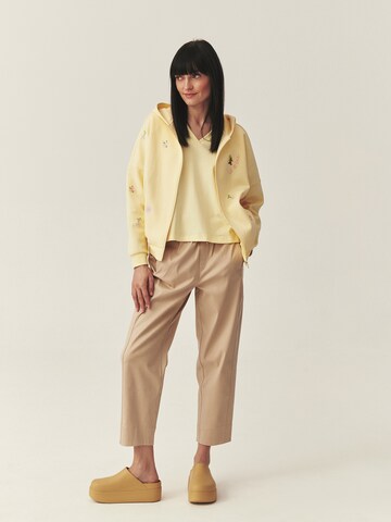 Hanorac 'Wing' de la TATUUM pe galben