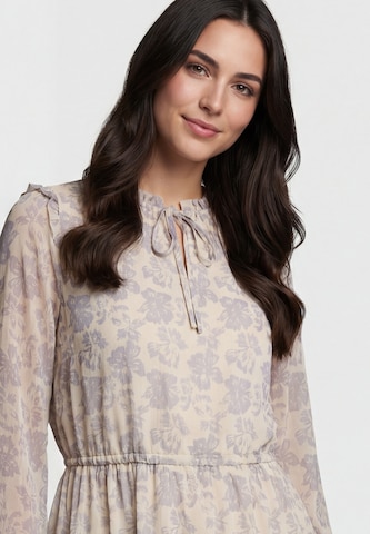 Usha - Vestido en beige