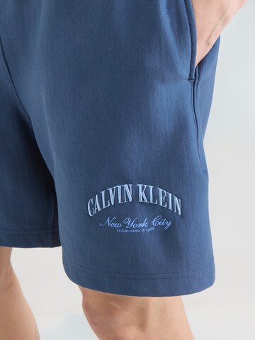 Regular Pantaloni de la Calvin Klein Jeans pe albastru