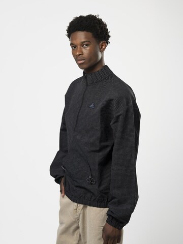 Skurpion Cardigans 'Flocky Pull-Over' i sort