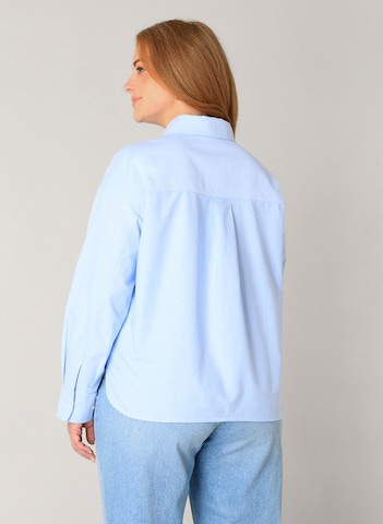 BASE LEVEL CURVY Blouse in Blue