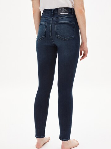 Skinny Jeans 'INGAA' de la ARMEDANGELS pe albastru