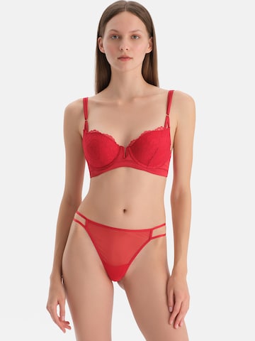 Dagi Стринги в Красный