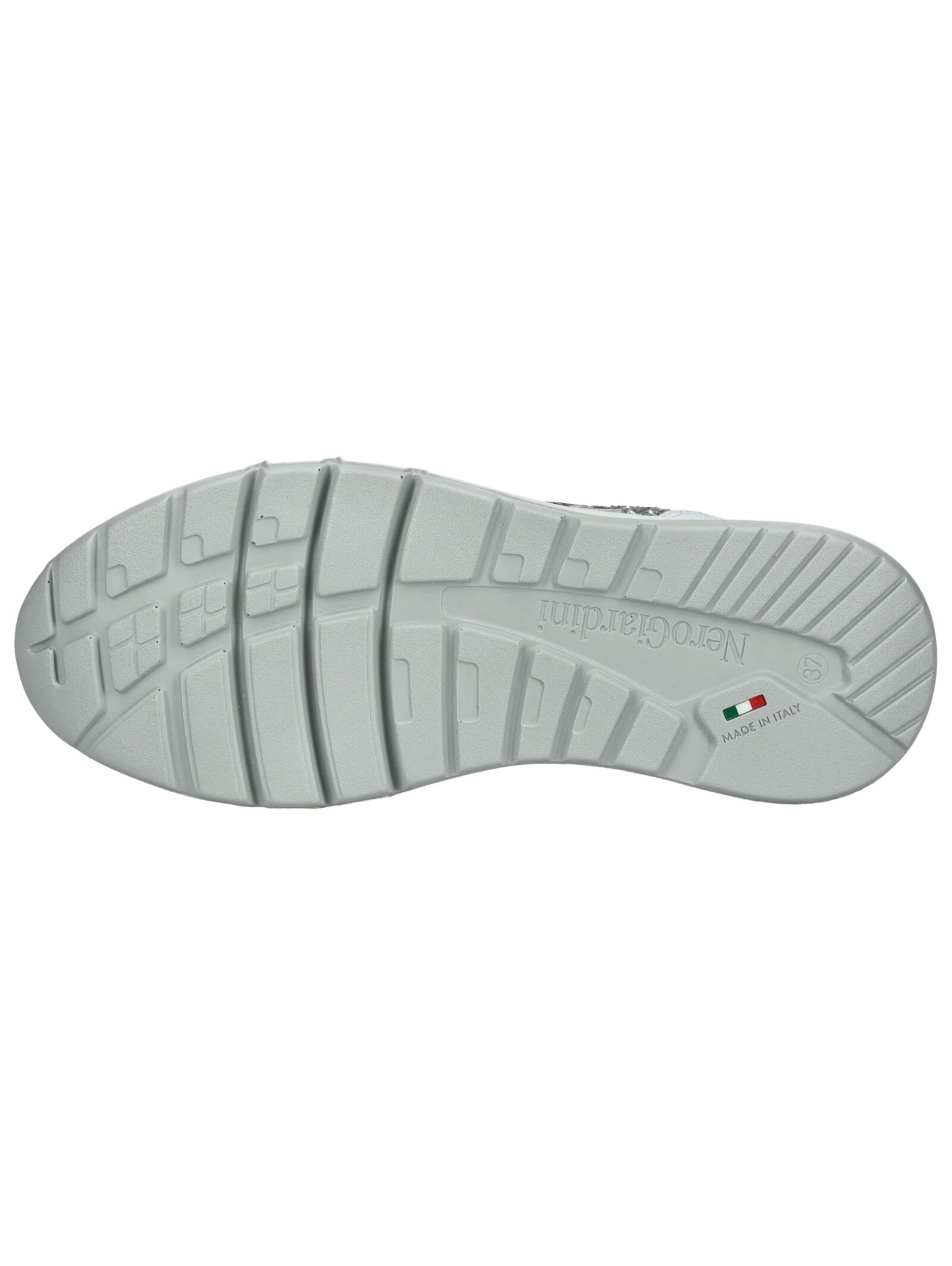 Baskets basses Nero Giardini en blanc