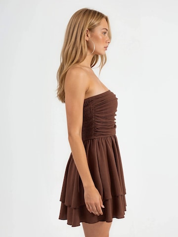 Abito di Hiccup in marrone