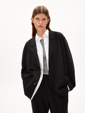 Blazer 'Mariaa Fernandaa' ARMEDANGELS en noir : devant