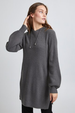 b.young - Jersey 'Nora' en gris: frente