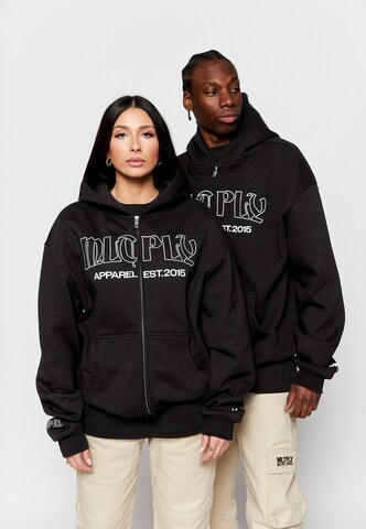 Multiply Apparel - Sudadera con cremallera en negro: frente