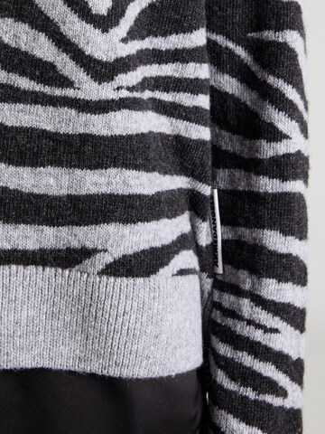 ARMEDANGELS Pullover 'LILIRIAA' i grå