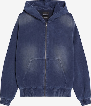 BershkaPrijelazna jakna - plava boja: prednji dio