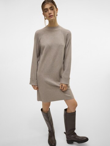 Robes en maille 'GOLD' VERO MODA en gris