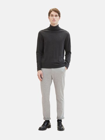 Coupe slim Pantalon chino 'Travis' TOM TAILOR en gris