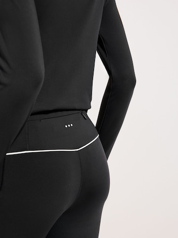 melns Friends Like These Šaurs Legingi 'Studio'