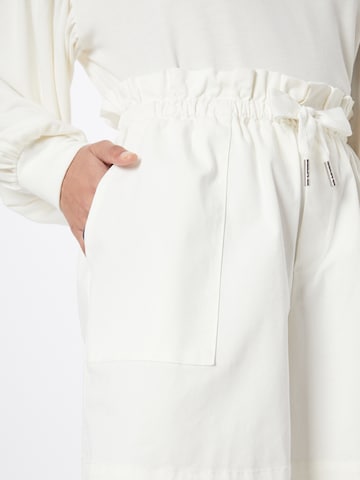 Loosefit Pantaloni sportivi 'Valeria' di Varley in bianco